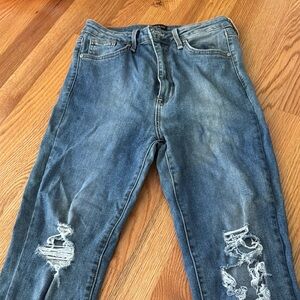 Just Blavk Stylish Blue Distressed Women's Jeans, Skinny with Shark Bite